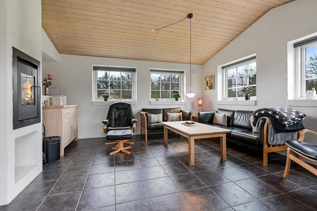 Foto 8 von 22: Skandinavisch eingerichtetes Ferienhaus mit Wellnessbad – 2 Hunde erlaubt
