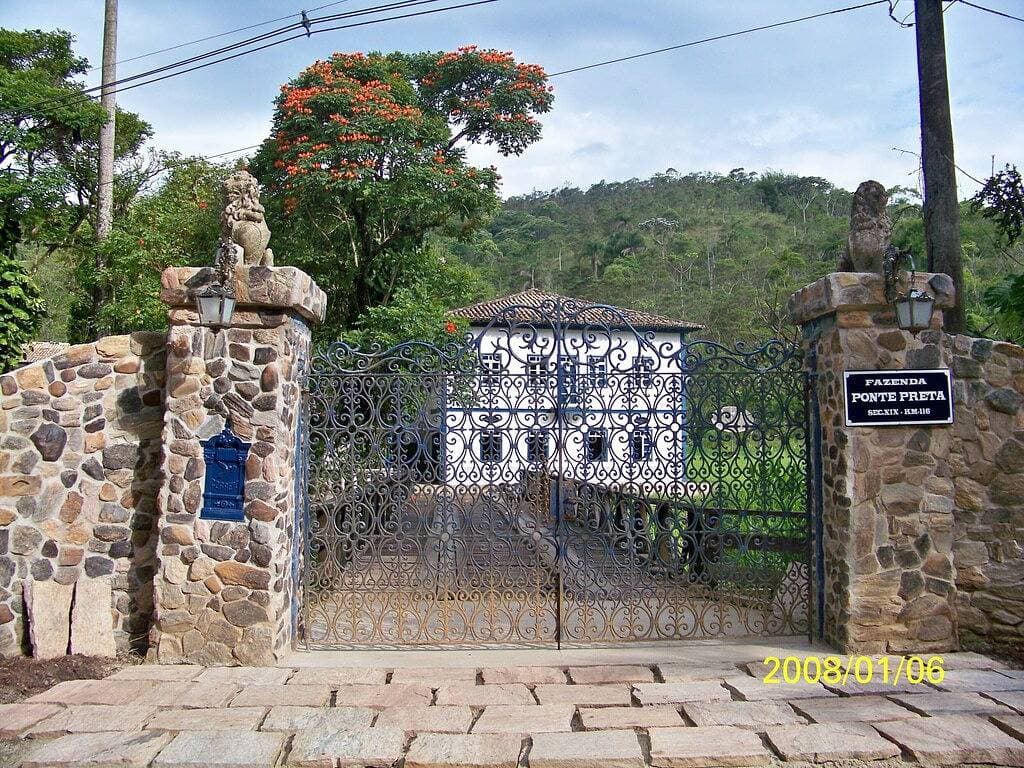 Foto 11 von 16: -Ladest Lobato-Headquarters Of Section XIX Farm