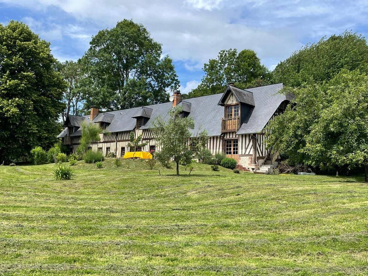 Charming Normandy House - Perfect for a Family Weekend Getaway 1