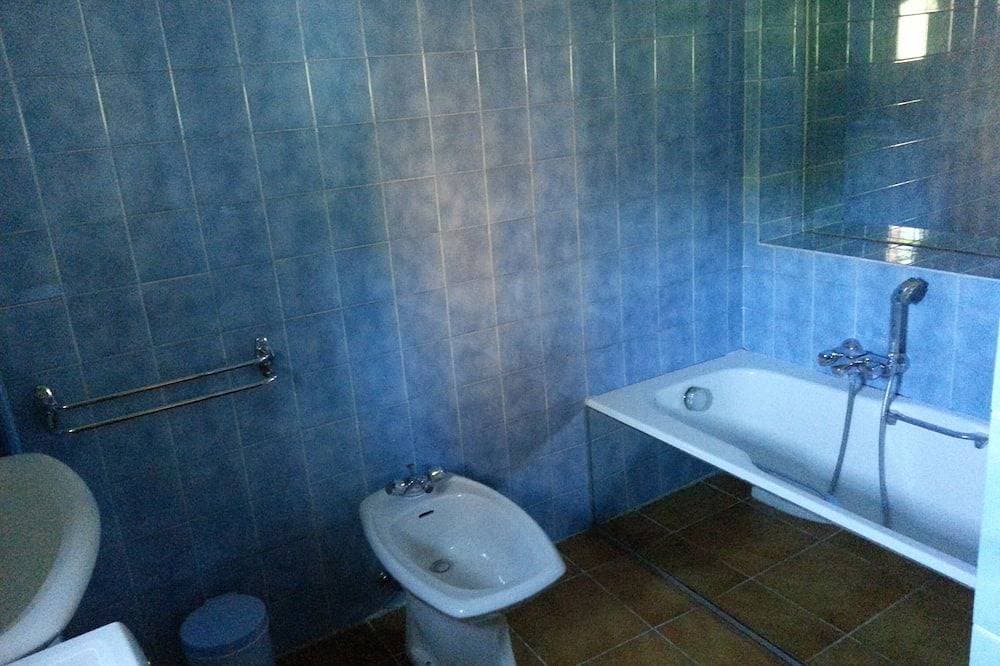 Foto 6 von 20: 65m2 Wohnung, unabhängig in Villa, Terrasse, Garten und Parkplatz, 5 Pers.