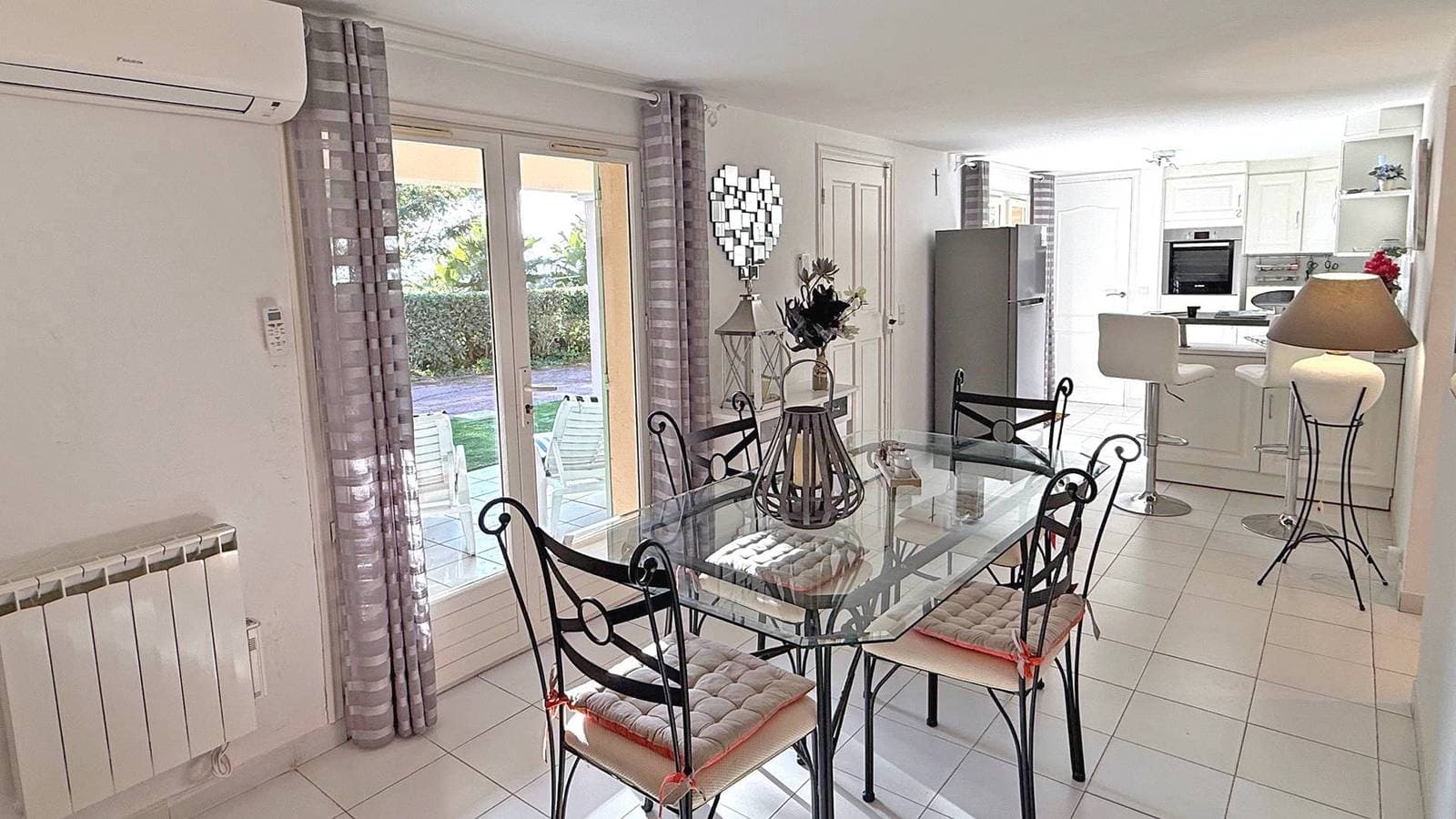 Foto 5 von 15: T2-Wohnung - 2/4 Personen - Meerblick - Klimaanlage - WLAN - Strand zu Fuß - Sainte Maxime
