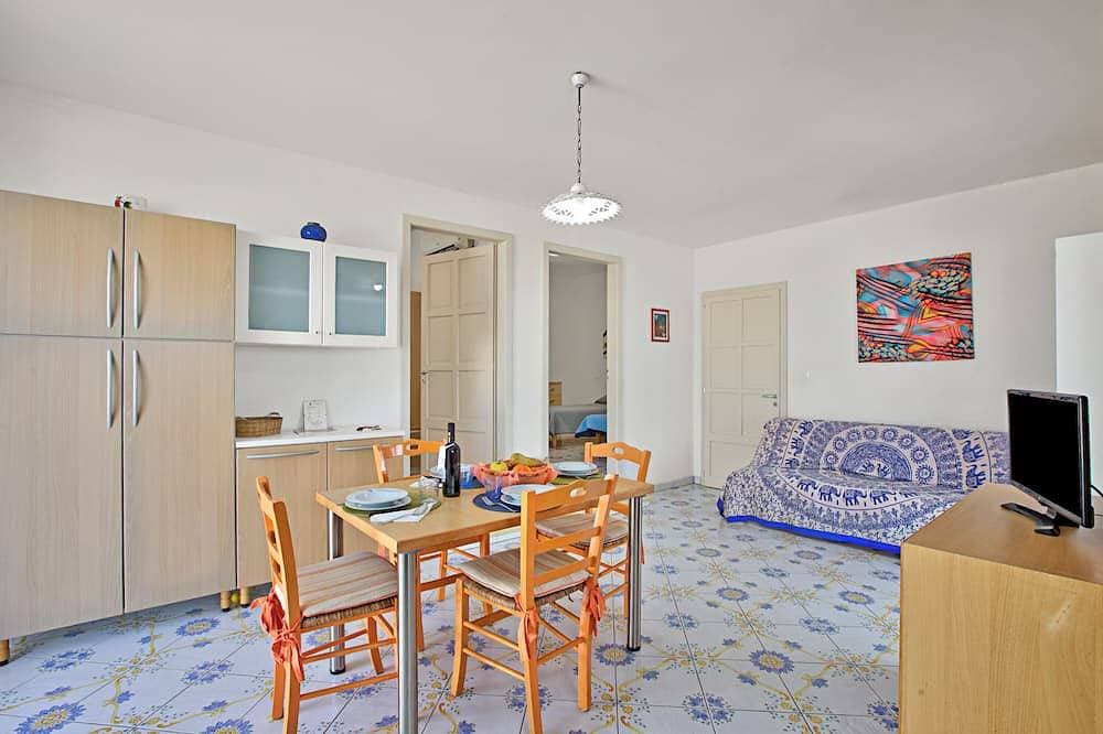 Foto 9 von 21: Penthouse Azzurra Sea View Near Beach, Salve, Italy