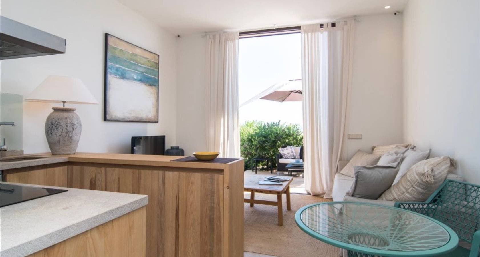 Foto 4 von 18: Exklusive Meerblick-Wohnung mit Pool und Chill-out-Bereich