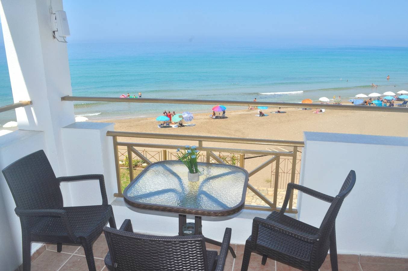 Foto 8 von 26: 2 Bett Luxussuite direkt am Strand Agios Gordios Korfu Griechenland