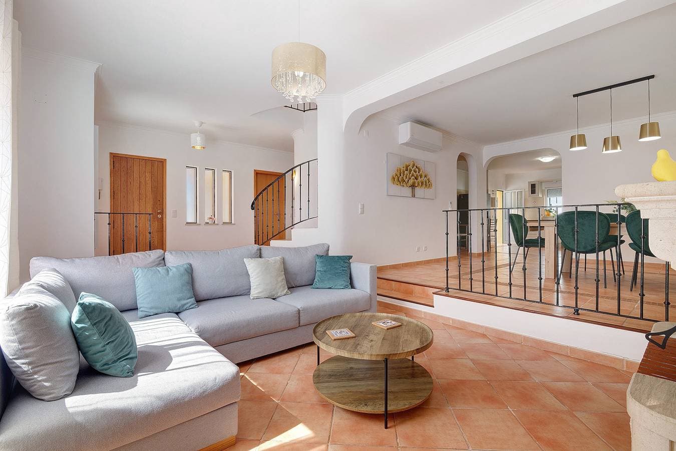 Foto 5 von 30: Villa „Modern in Olhão“ mit Bergblick, WLAN und Klimaanlage