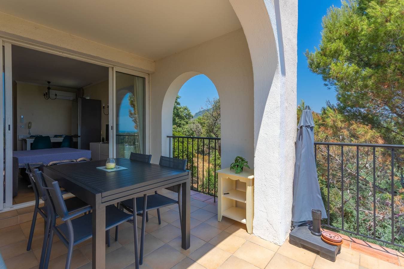 Foto 6 von 44: Ferienwohnung 'Grimaud 4 Personnes Clim Vue Mer' mit Meerblick, privater Terrasse und Klimaanlage
