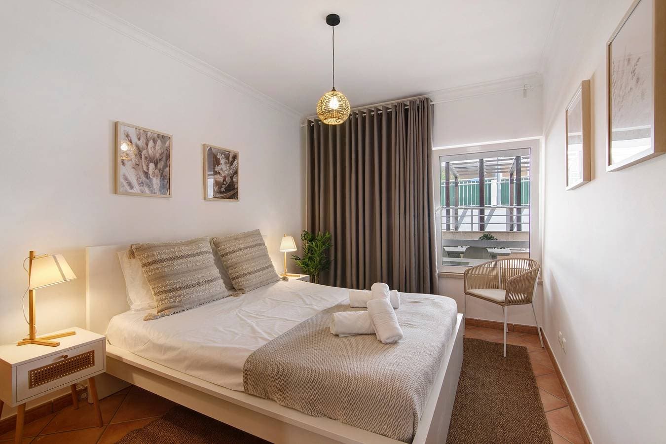 Foto 11 von 24: Ferienwohnung 'T2 D Apt Amendoeira' mit Gemeinschaftspool, 2 Balkonen und WLAN