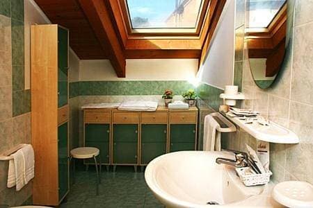 Foto 7 von 10: One-Bedroom Apartment - Attic