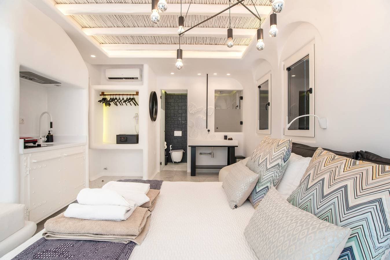 Foto 8 von 31: Apartment 'Narcissus Luxury Suites - Ariadne' mit Meerblick, WLAN und Klimaanlage