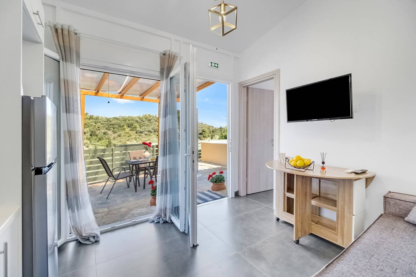 Foto 3 von 22: Villa "Μyrsini" mit Meerblick, 2 privaten Terrassen, eigenem Pool und Wi-Fi