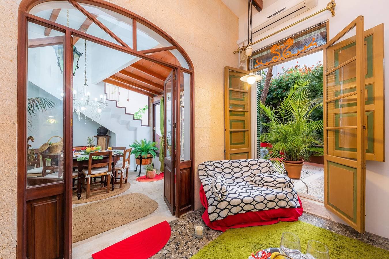 Foto 6 von 34: Ferienhaus „Bon Son Fiol“ mit Garten, Terrassen, Klimaanlage und WLAN