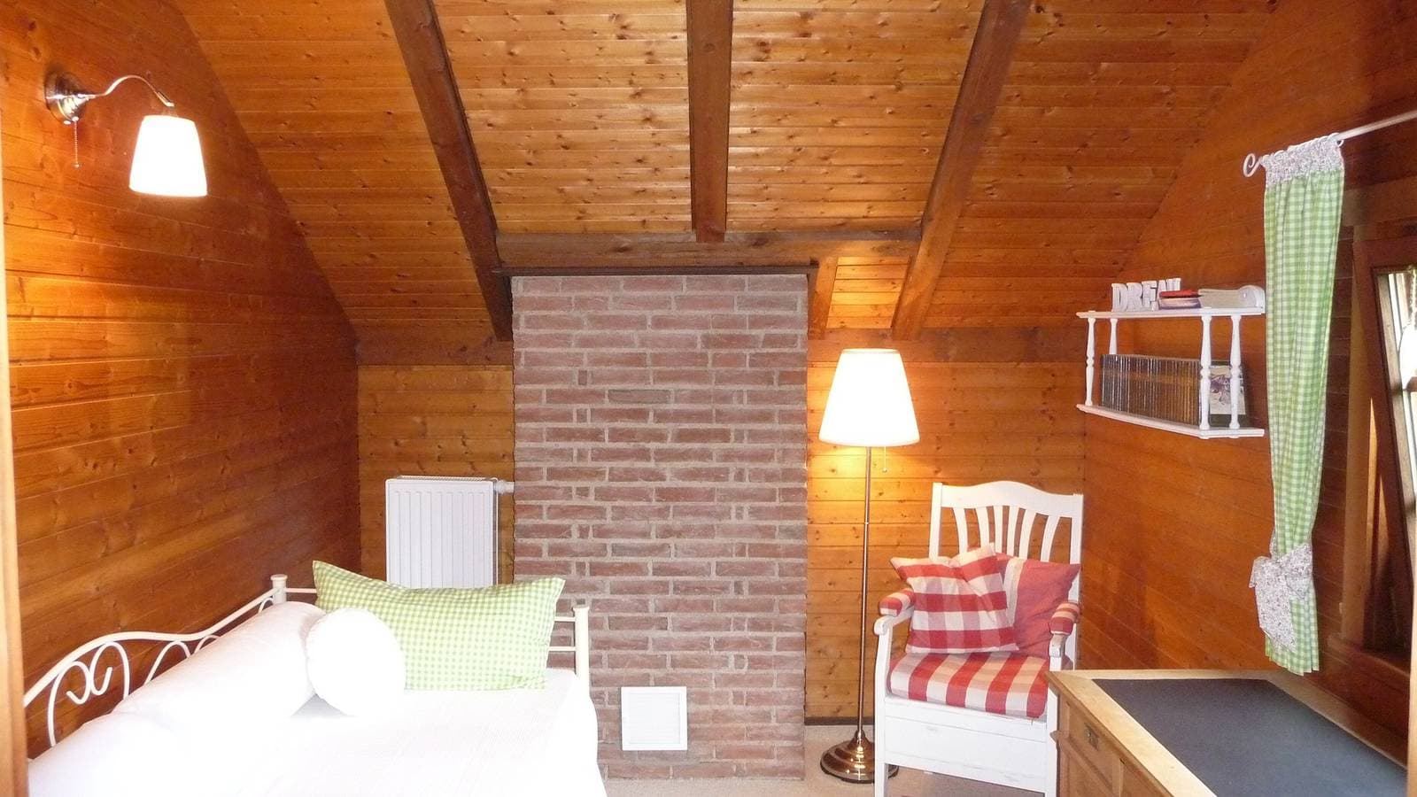 Foto 3 von 37: Ferienhaus 'Zur Einberger Schweiz' mit privater Terrasse, privatem Garten und WLAN