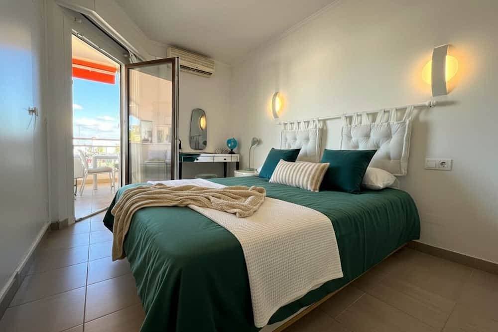 Foto 2 von 17: Sea View Apartment Between Forest and Beach – Cala Vinyes