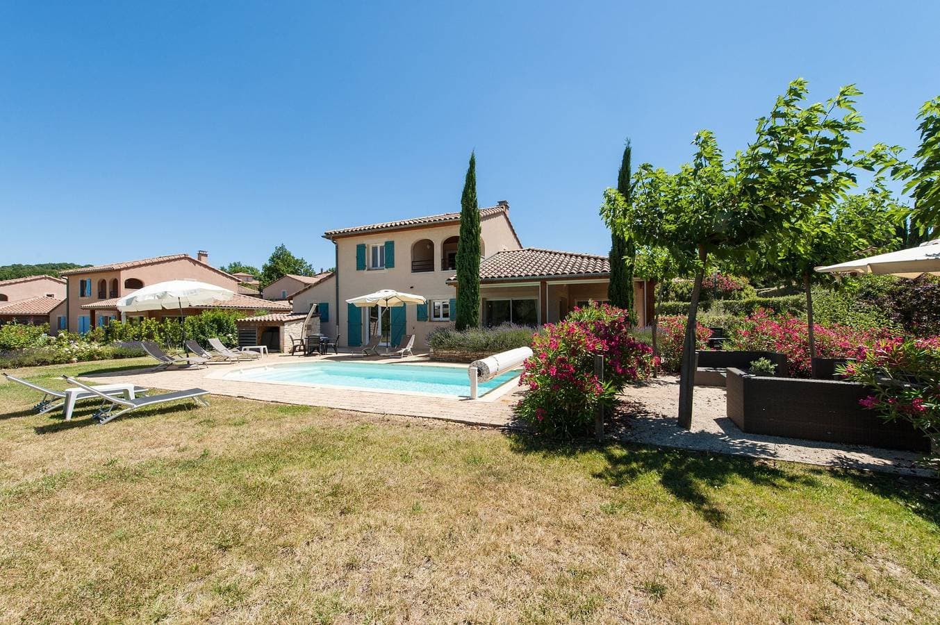 Foto 8 von 32: Villa für 8 Personen mit Garten