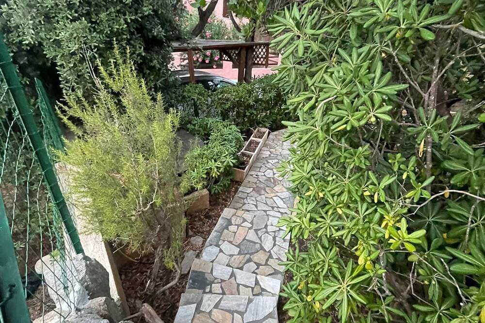 Foto 10 von 22: Townhouse in Tourist Village, double garden, carport.