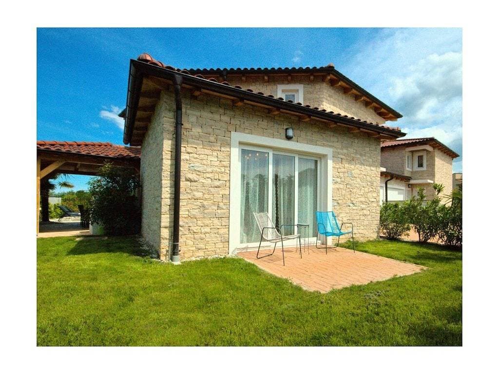 Foto 12 von 35: Villa in Rošini mit Schwimmbecken