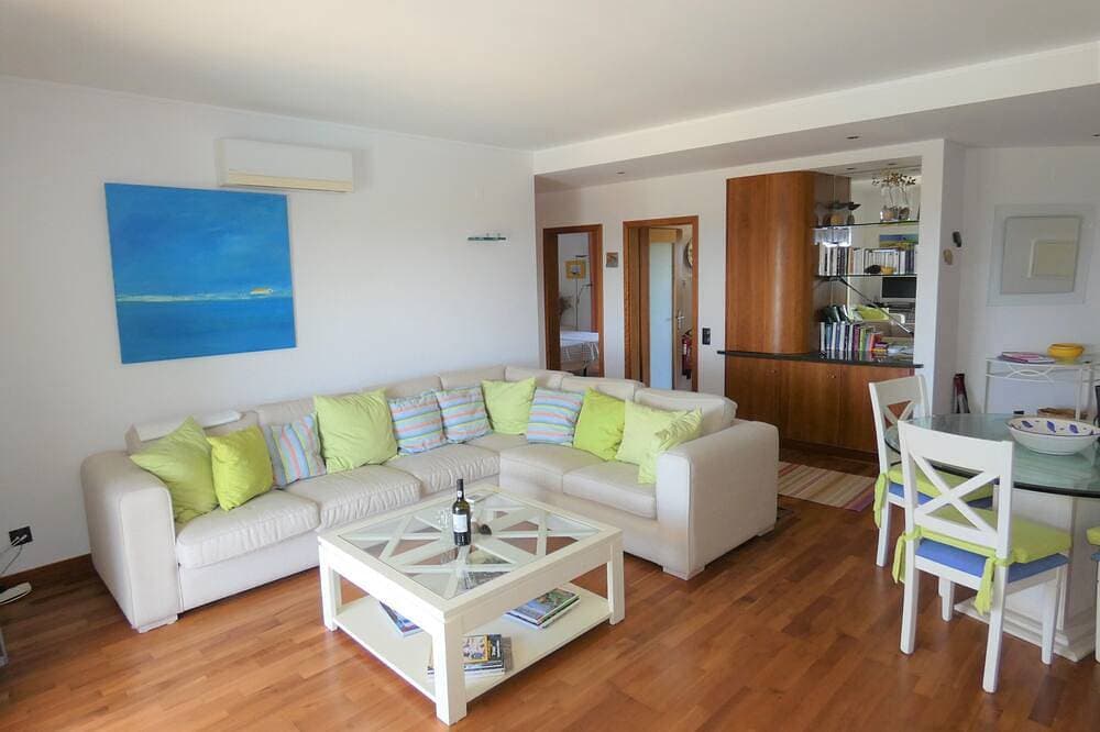 Foto 6 von 19: Apartment mit 2 Schlafzimmern und Meerblick in der Nähe von Golf für 4 Personen