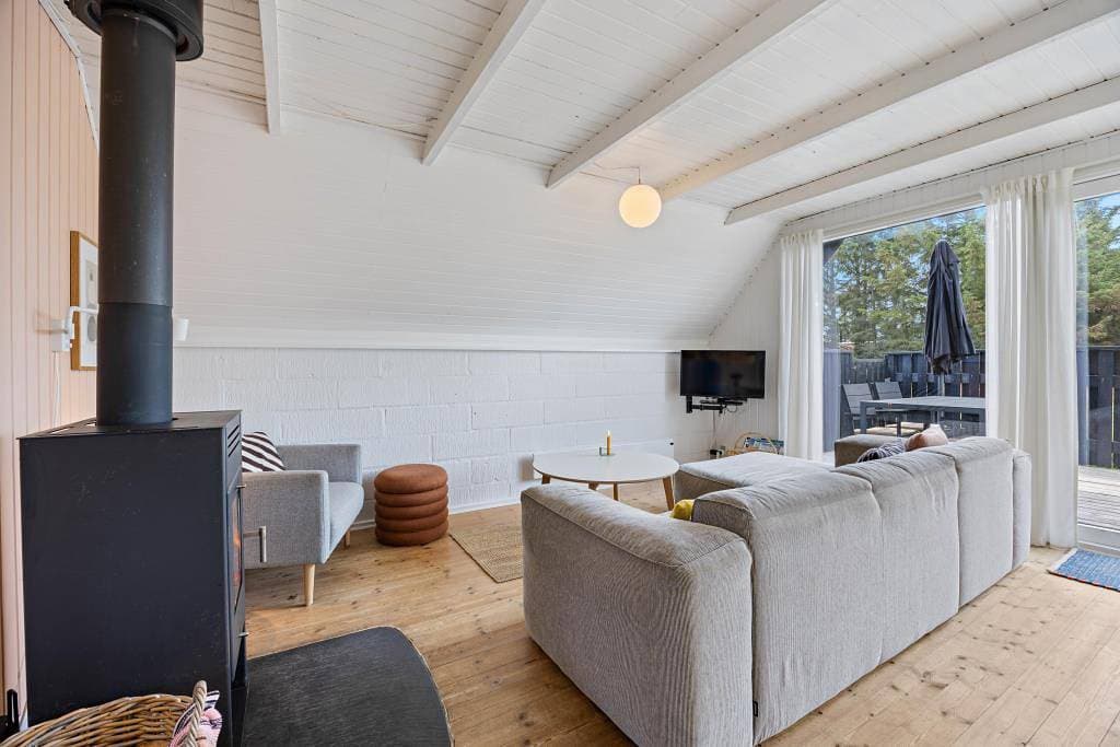 Foto 4 von 28: Ferienhaus geschlossener Terrasse und einem Gartenpavillion