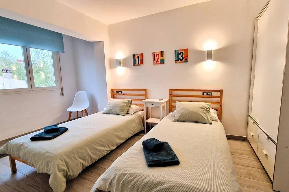 Foto 4 von 22: Spacious 3-Bedroom Apartment Near Paseo Marítimo · Son Armadams