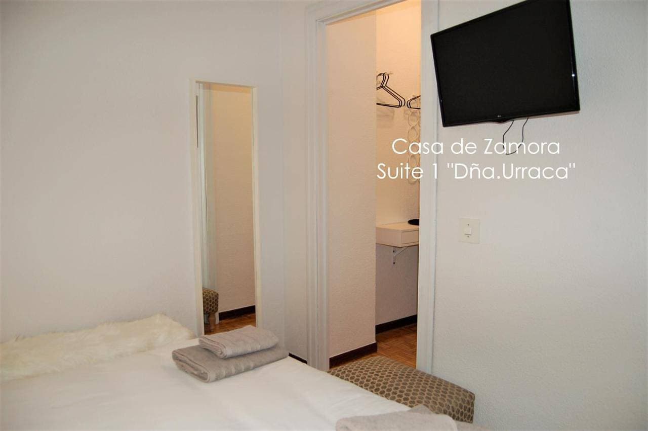 Foto 13 von 17: Double Room with Private Bathroom