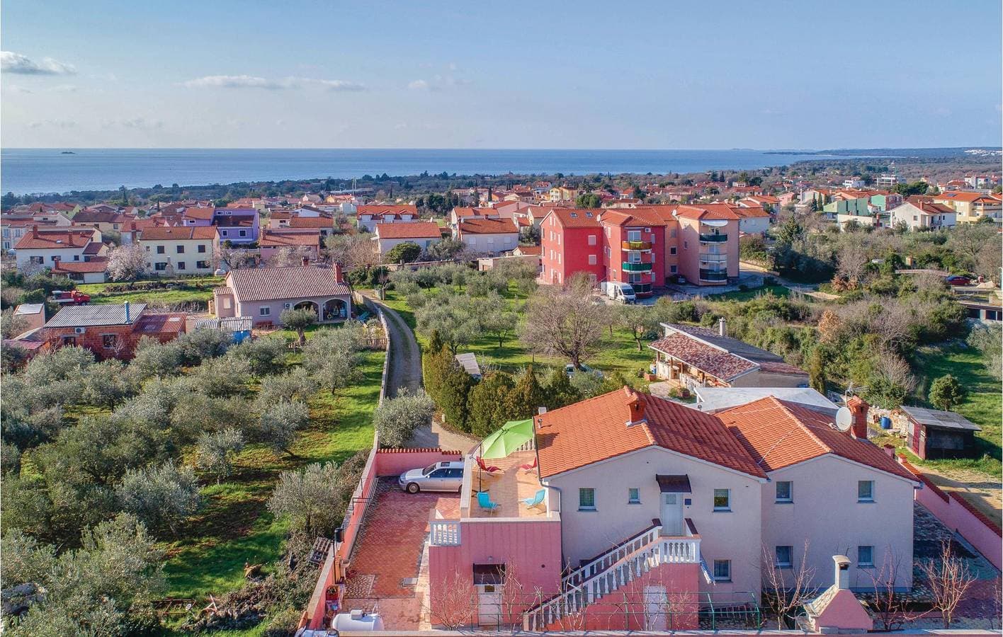 Foto 4 von 18: Gemütliche Unterkunft, 1 km vom Strand von Fažana entfernt: klimatisiertes Apartment mit Terrasse und WLAN