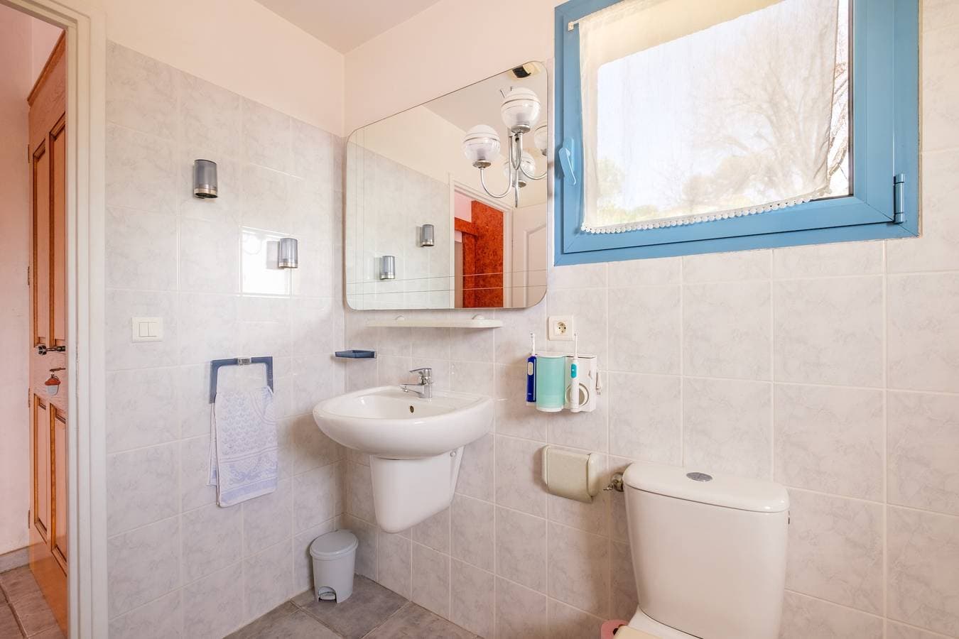 Foto 9 von 21: Villa „Numéro 2“ – Ruhige Lage, privater Pool & Highspeed-WLAN