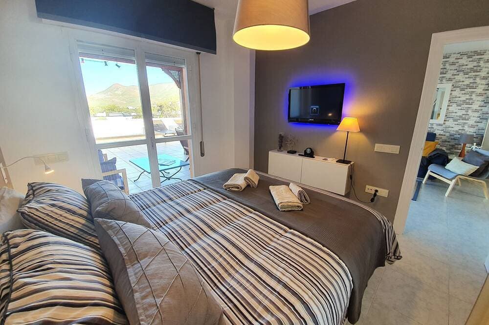 Foto 6 von 30: Zentrales Penthouse Mit Grosser Terrasse Und Blick. Kostenloses WIFI