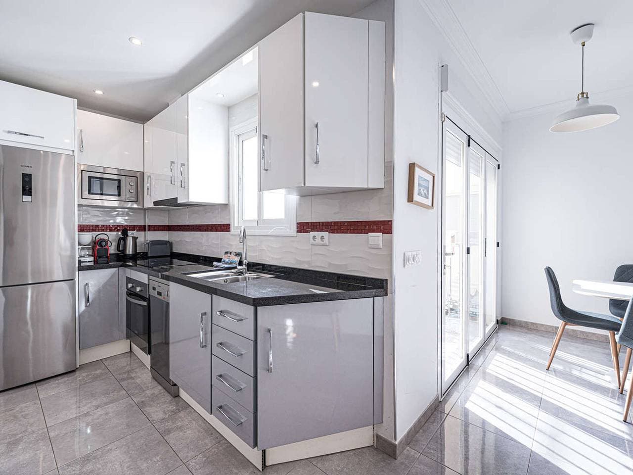 Foto 4 von 21: Modernes Apartment in Nerja für 3 Personen, mit Pool, WLAN und Klimaanlage