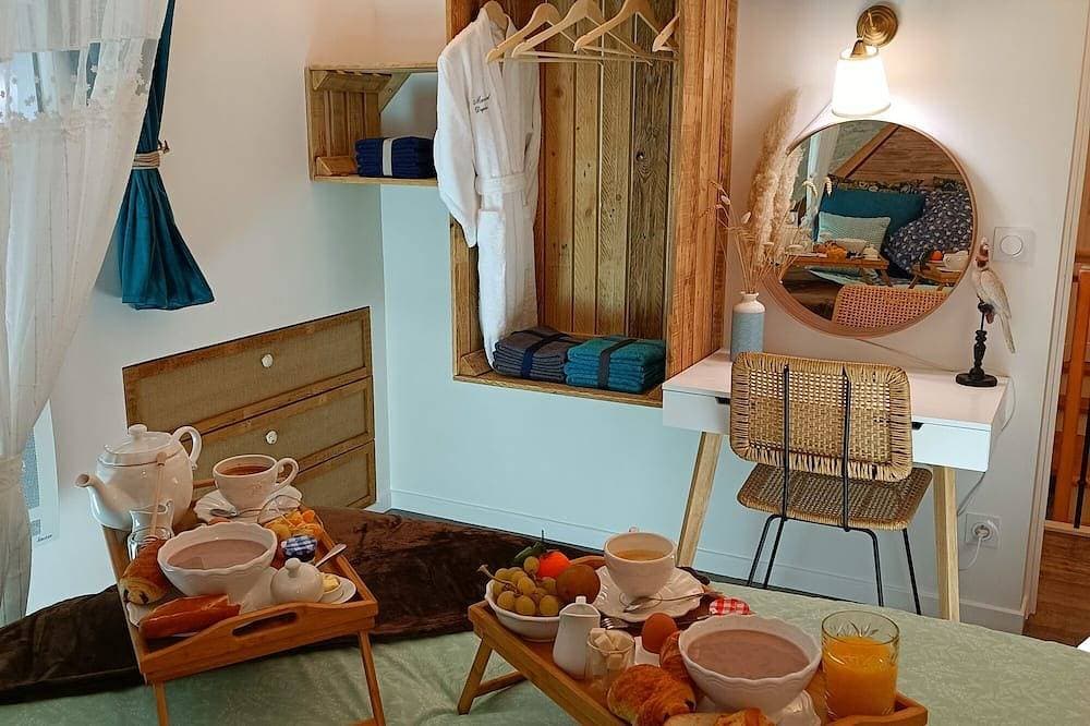 Foto 5 von 27: Cosy apartment with whirlpool bath in bedroom and catamaran net