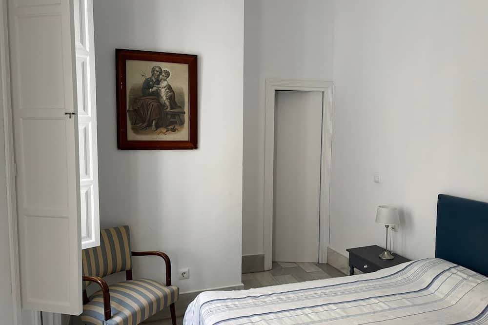 Foto 2 von 14: Das Hotel liegt in der Altstadt von Sevilla, neben dem Barrio Santa Cruz