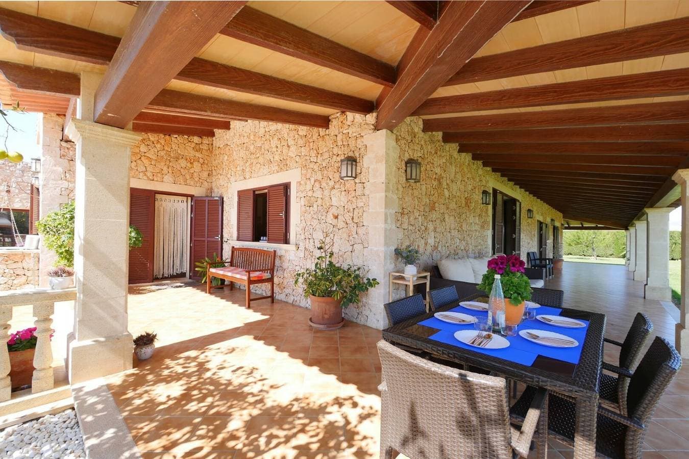 Foto 8 von 34: Landhaus Sant Vicenç mit Bergblick, Pool, WLAN, Klimaanlage, Terrassen & Garten