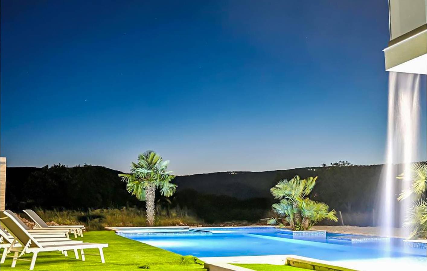 Foto 8 von 40: Ferienhaus für 14 Personen mit Pool