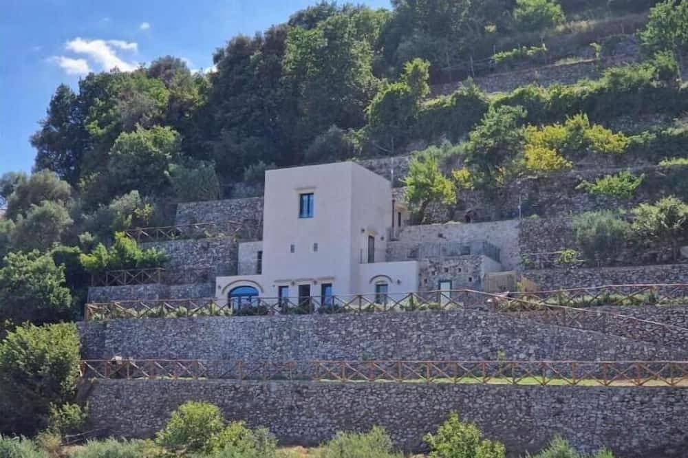 Foto 8 von 18: 3 Bedroom Apartment - Torre di Minuta, Amalfi Coast
