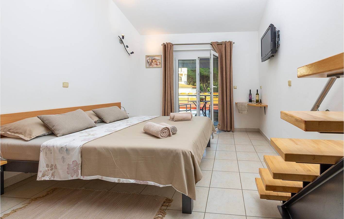 Foto 5 von 20: Charmantes Apartment mit WLAN und Terrasse, in der Nähe des Strandes Bijela