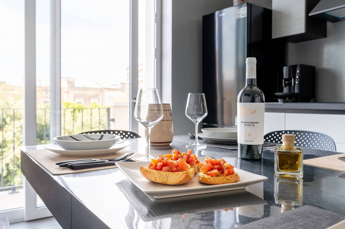 Foto 6 von 31: Zimmer 'Piazza Pertini - Room Ambra' mit Balkon, WLAN und Klimaanlage