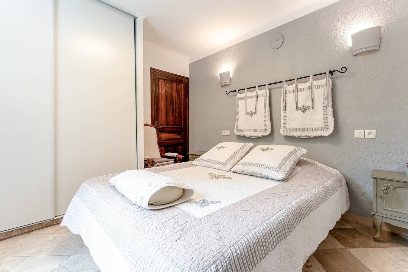 Foto 4 von 26: Bed & Breakfast 'Chambre Lavande' mit Gemeinschaftspool, WLAN und Klimaanlage