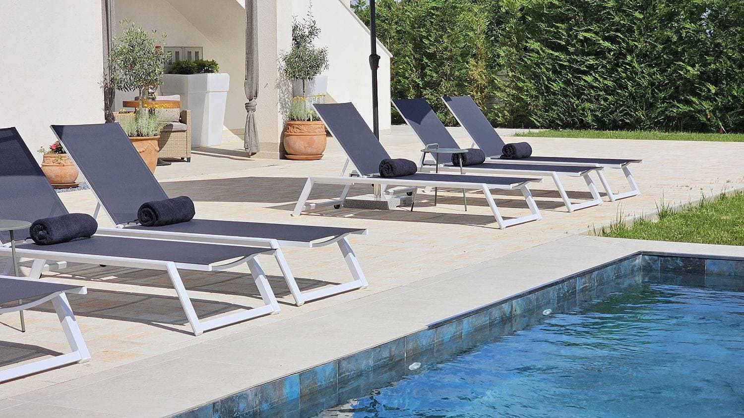 Foto 2 von 23: Hundefreundliches Luxusapartment mit Pool, Babybett, Parkplatz, WiFi