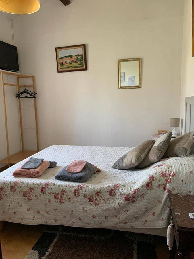 Foto 5 von 18: Double Room with Shared Bathroom