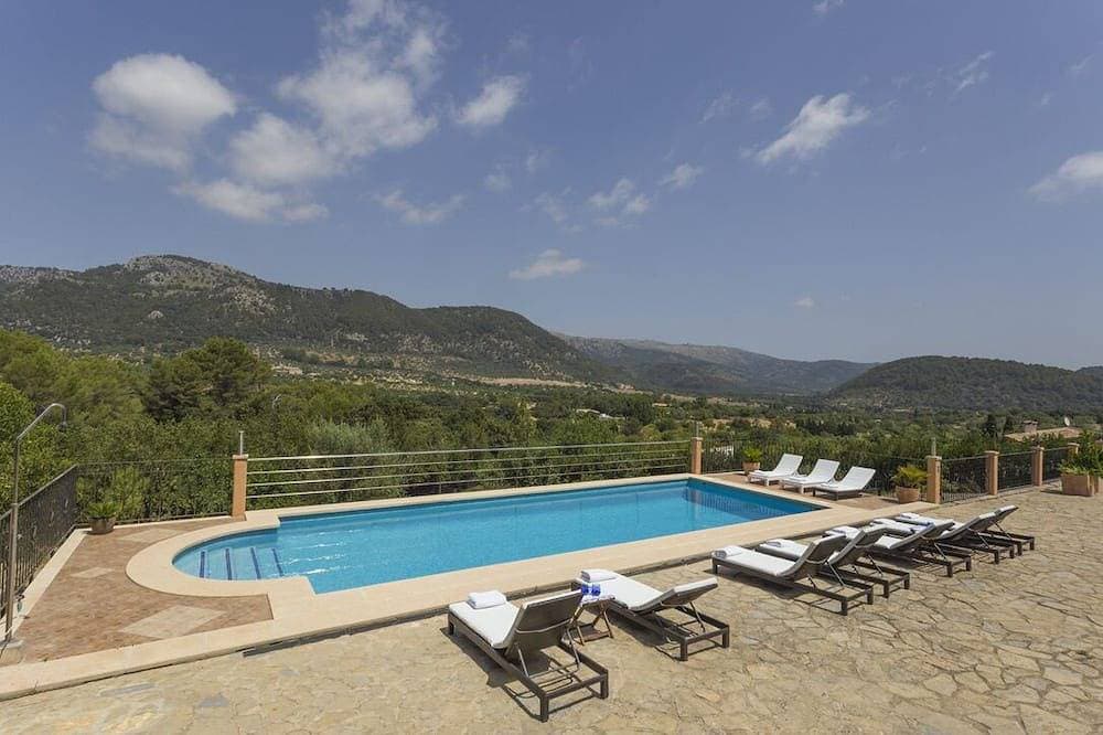 Luxusvilla mit Pool und Blick auf die Sierra Tramuntana 15 'vom Strand entfernt 1