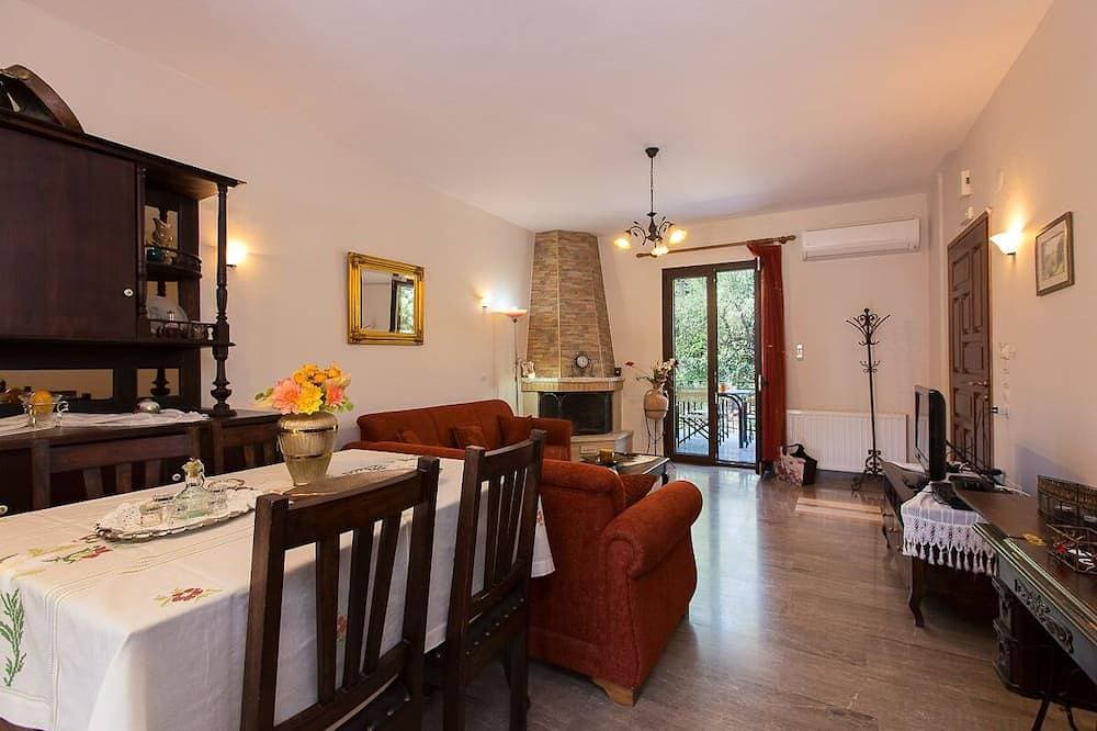 Foto 9 von 30: Moderne Landvilla mit privatem Pool, spektakulärer Aussicht, ruhige Lage