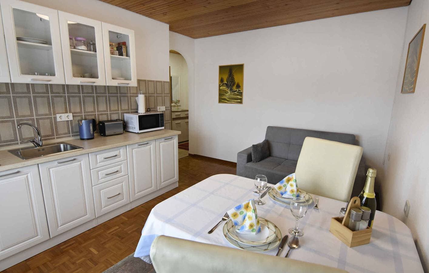 Foto 9 von 43: Ferienwohnung mit zwei Schlafzimmer und Klimaanlage