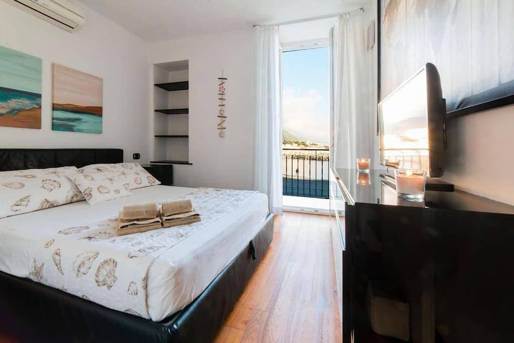 Trilocale sulla Spiaggia - Parcheggio Privato 1