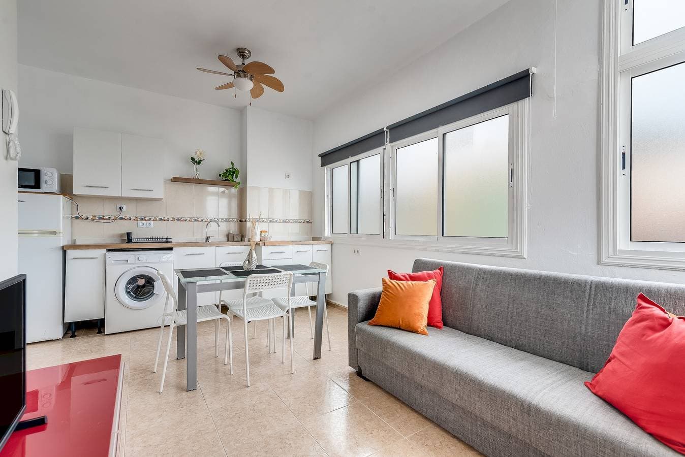 Foto 8 von 30: Ferienwohnung für 4 Personen mit Terrasse