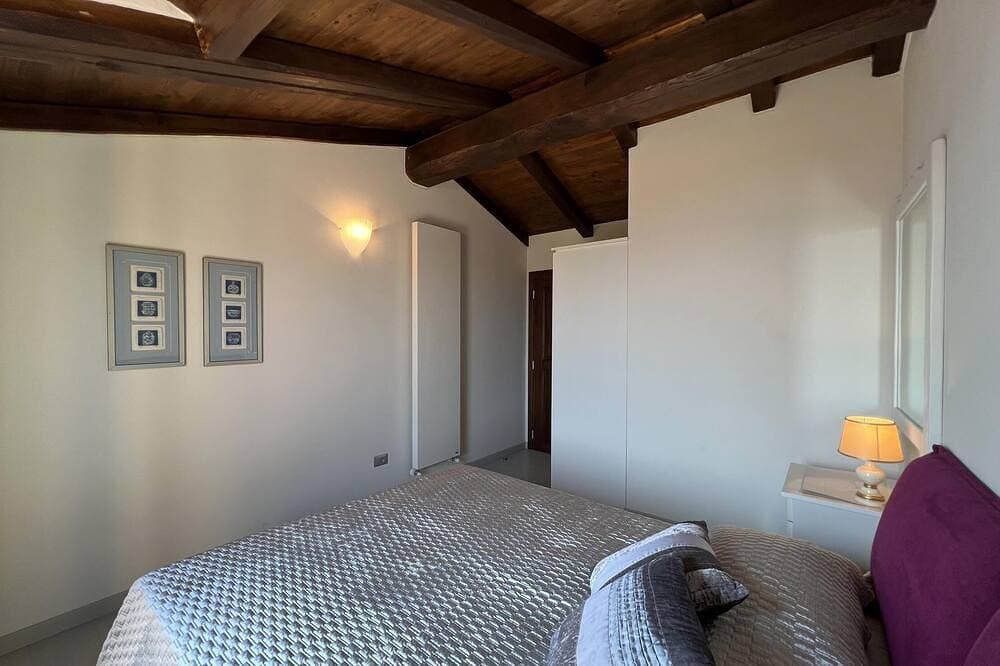 Foto 3 von 30: Villa Tellaro 8 pax, Waterfront holiday house with Pool, Wifi, BBQ, and Sea View