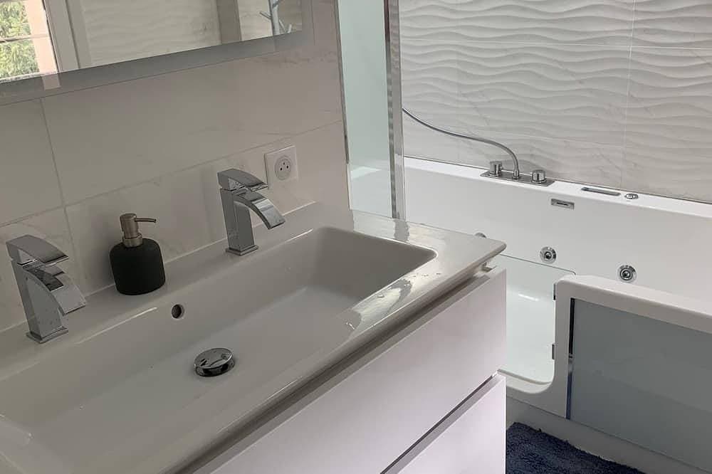 Foto 5 von 13: Spacious Apartment Close To All Amenities