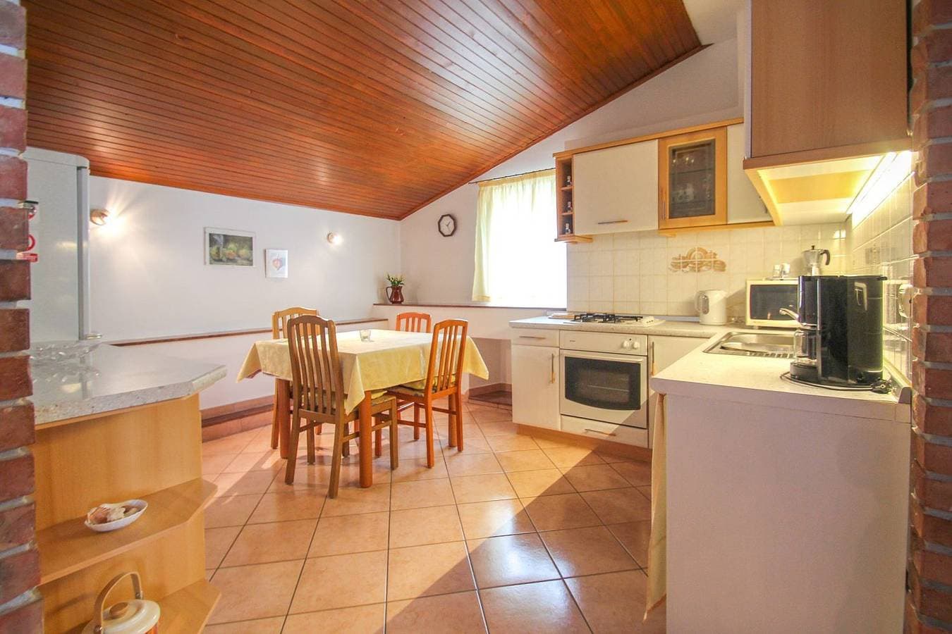 Foto 5 von 22: Bezauberndes Studio direkt in der Altstadt und am Meer gelegen mit Kamin und Balkon