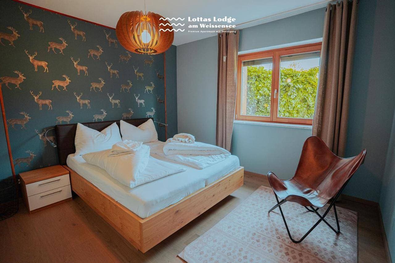 Foto 9 von 36: Two-Bedroom Apartment with Lake View