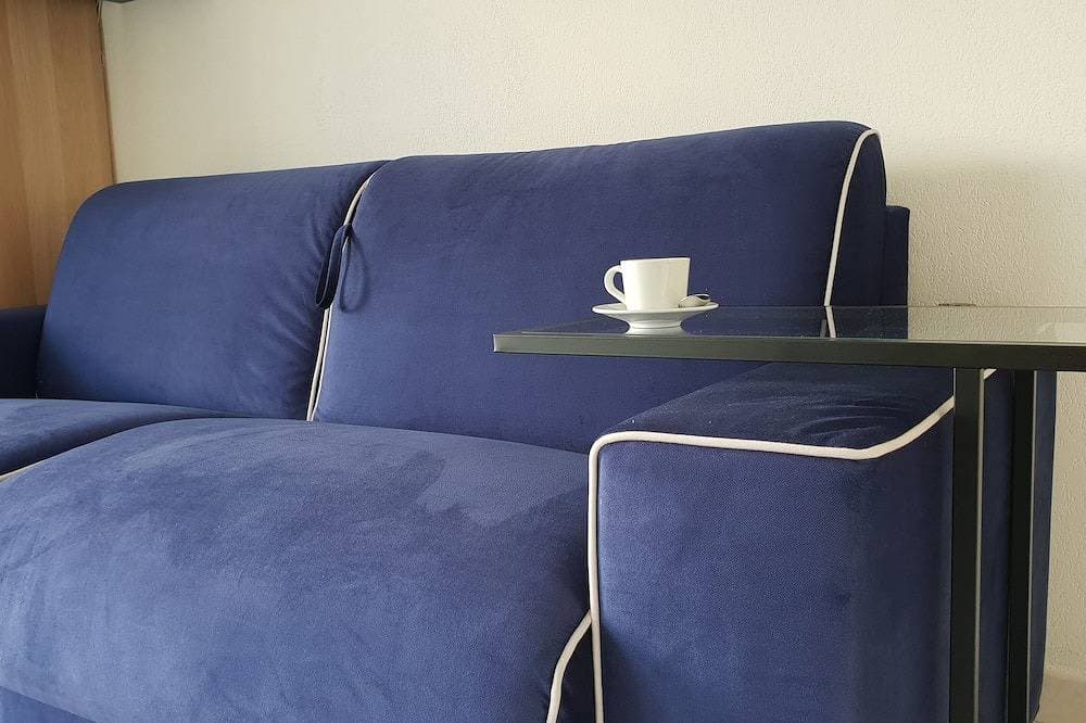 Foto 6 von 22: Elegantes, 30 m² großes Studio mit Aufzug und Terrasse, 30 m vom Meer entfernt, 7p AC / WLAN