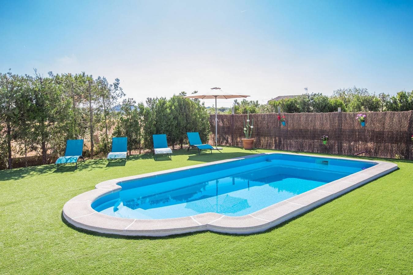 Foto 3 von 23: Shostalet - Hübsches Landhaus mit privatem Pool in ländlicher Umgebung. WiFi gratis