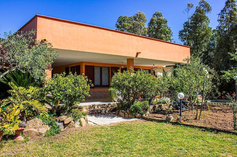 Villetta I Pini Azzurri, mit großem Garten und privatem Tennisplatz 1